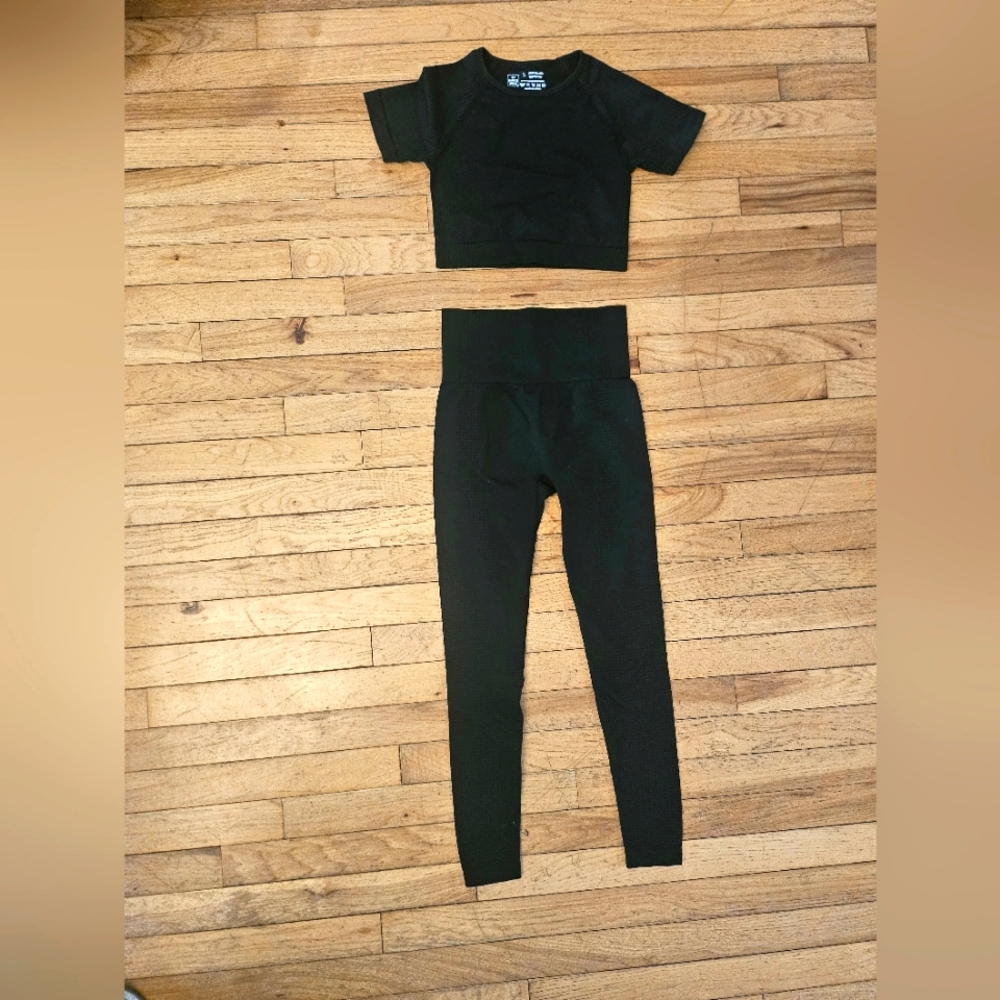 Legging and crop top
